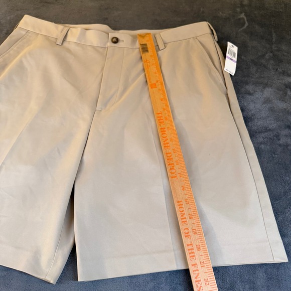 Izod Chino Khaki Shorts Mens size 38x9" Beige Flat Front Workwear Comfort NWT - Picture 9 of 12